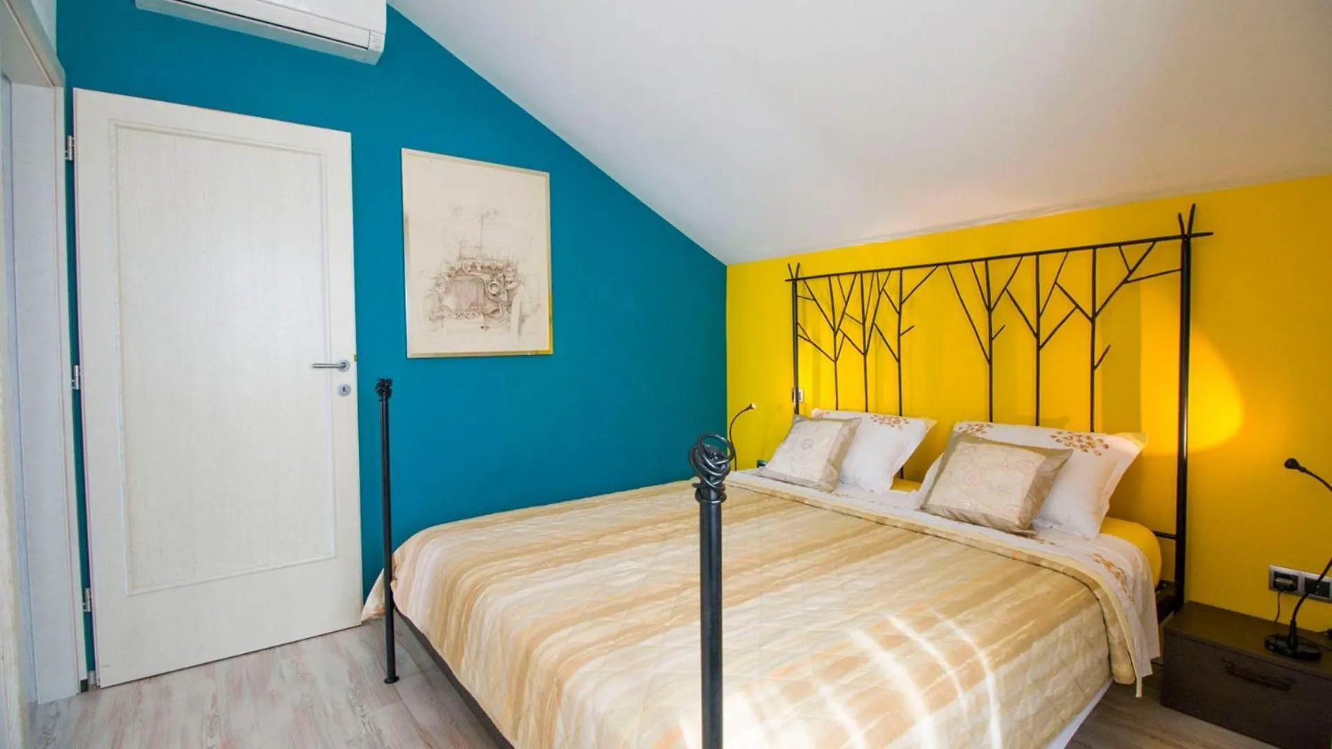 Apartments Nia With Pool Trogir