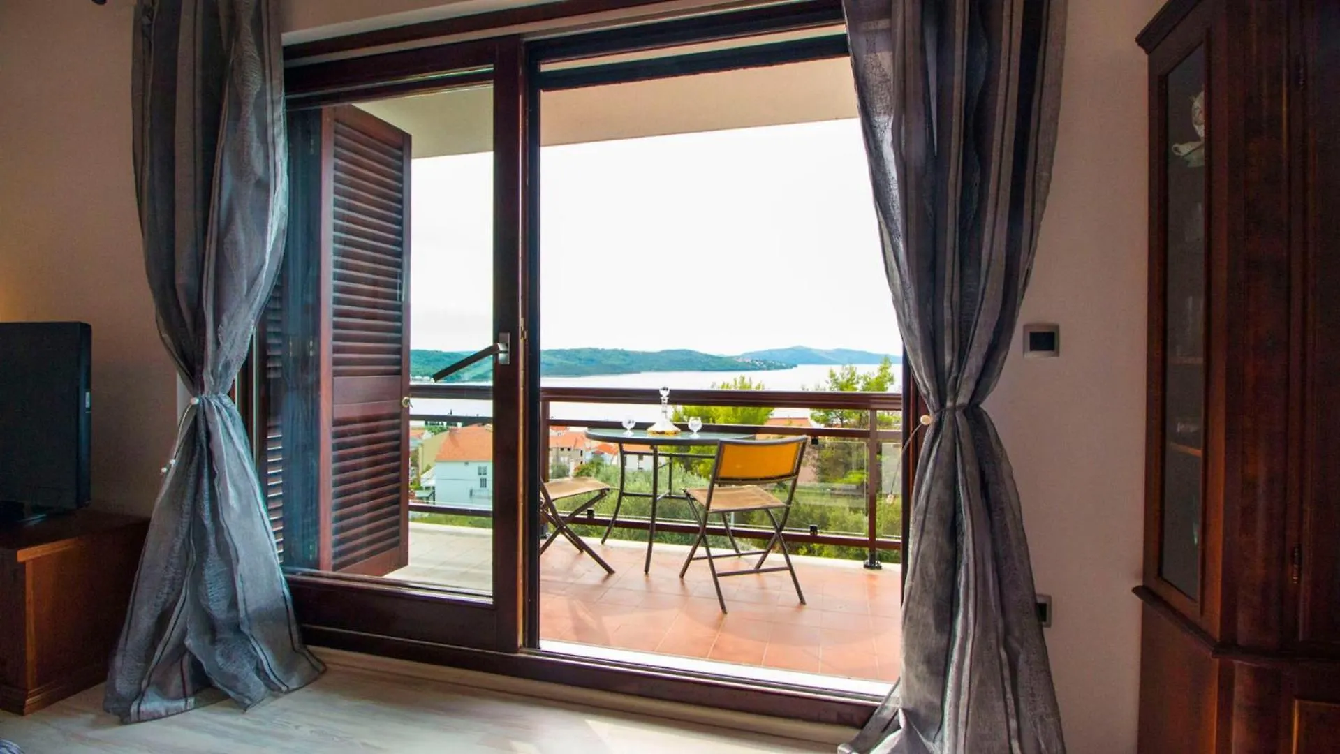 Apartments Nia With Pool Trogir