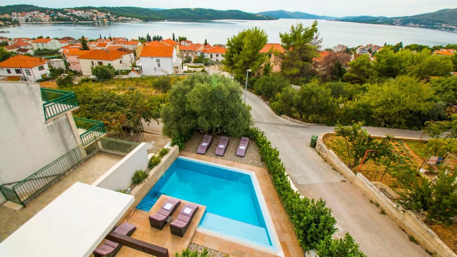 Apartments Nia With Pool Trogir Croatia