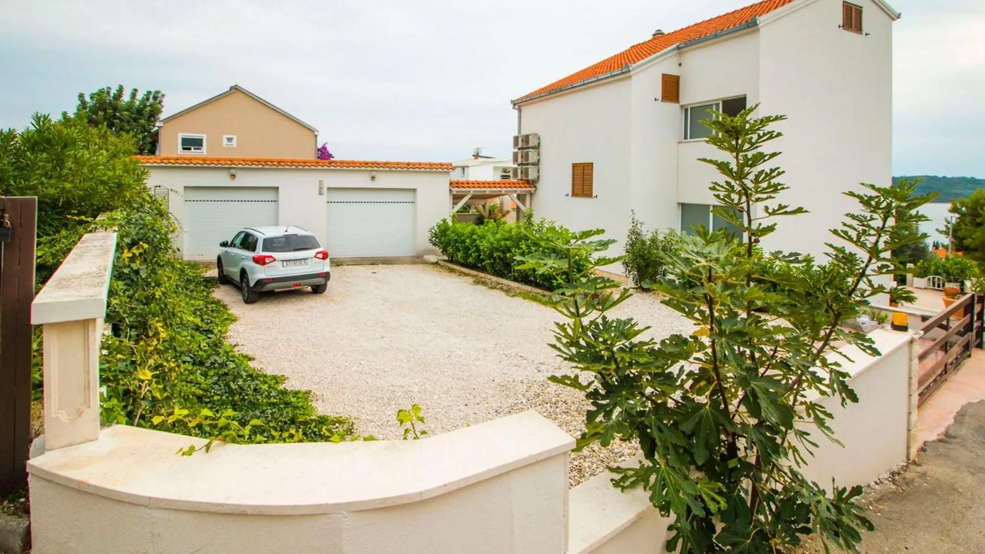 Apartments Nia With Pool Trogir