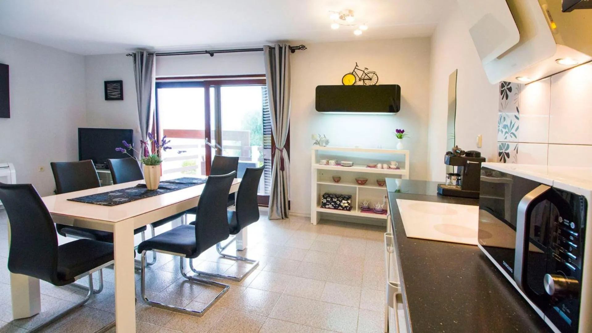 Apartments Nia With Pool Trogir