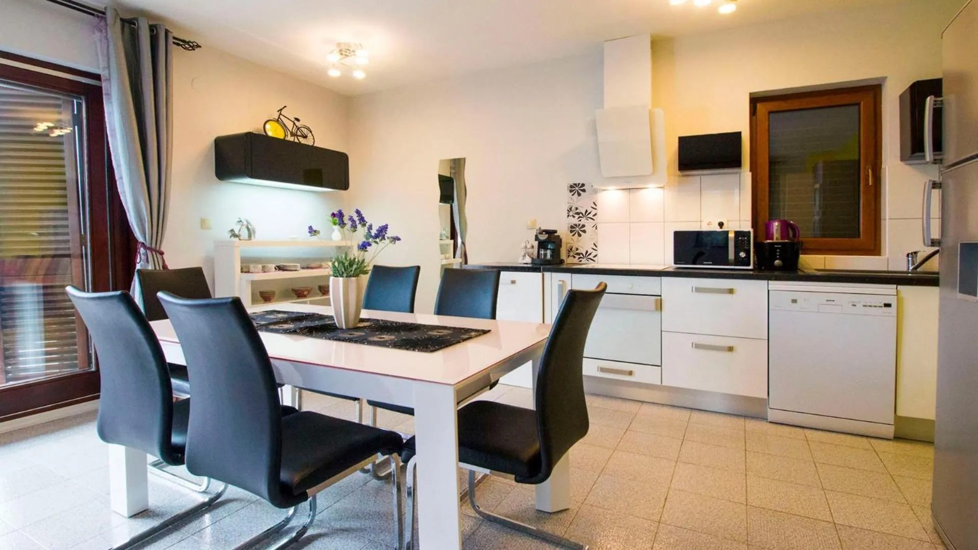 Apartments Nia With Pool Trogir