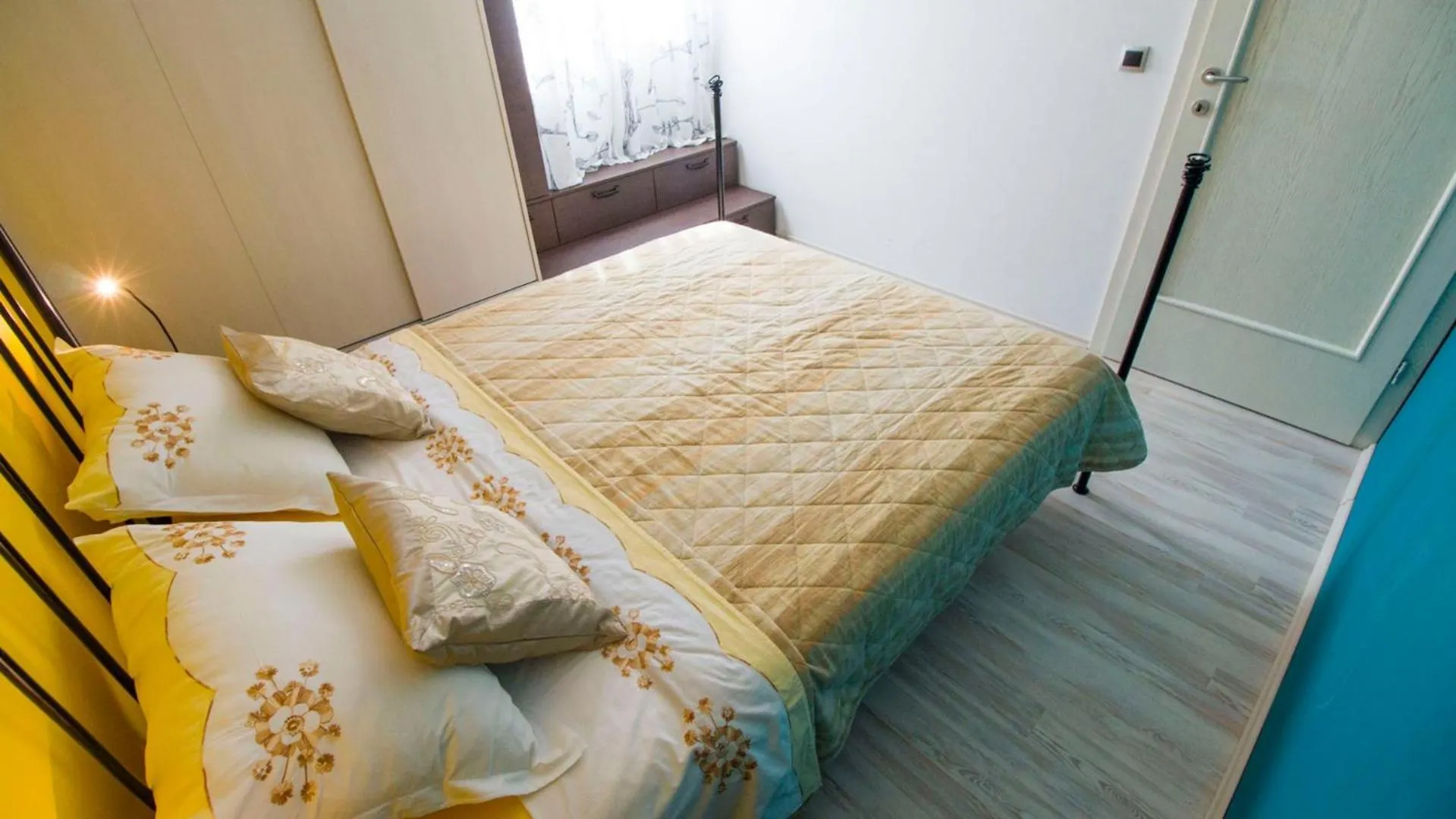 Apartments Nia With Pool Trogir