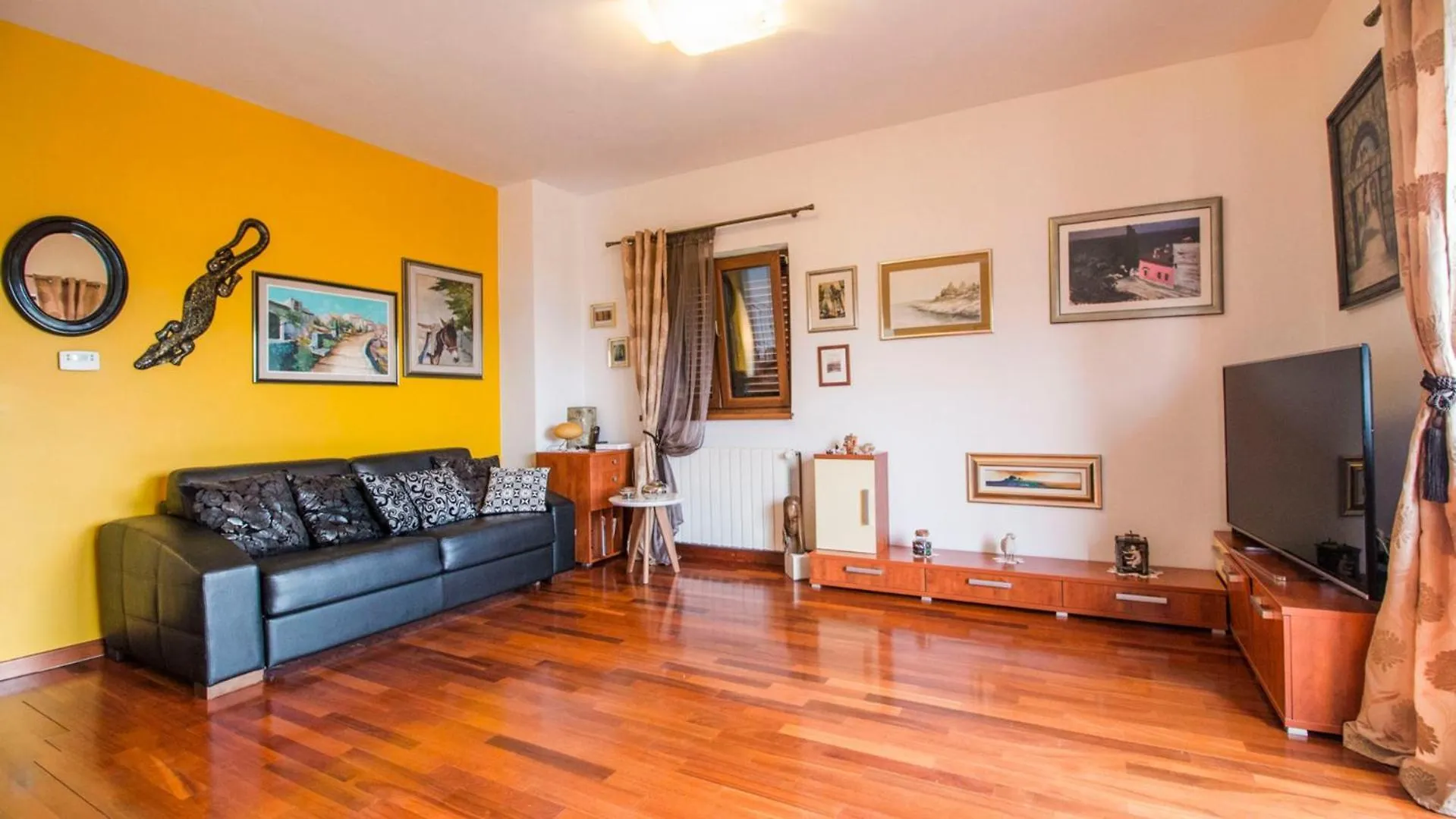 Apartments Nia With Pool Trogir